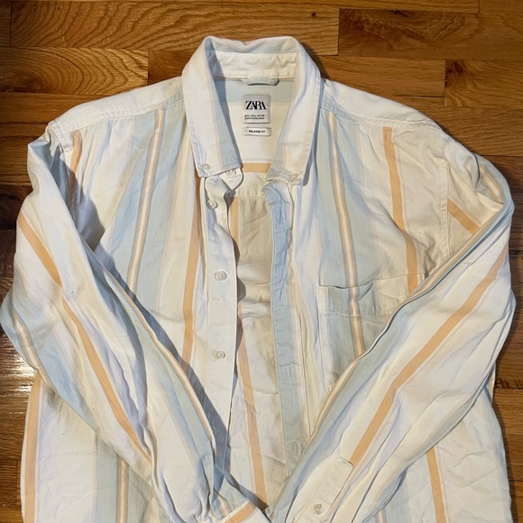 Zara Button Down - Picture 3 of 3